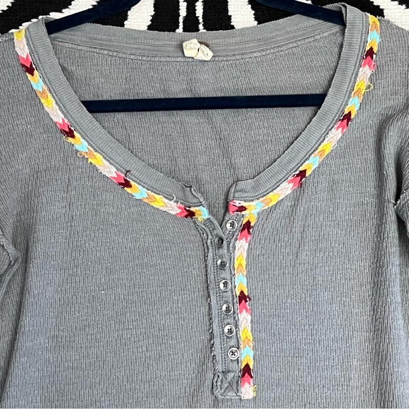 FREE PEOPLE We The Free Size Rainbow Trim Henley Thermal Top Size Small - Picture 4 of 10